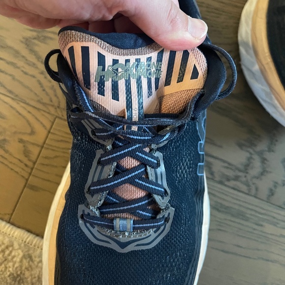 Hoka Women's Bondi 6 Running Shoes - Picture 2 of 8